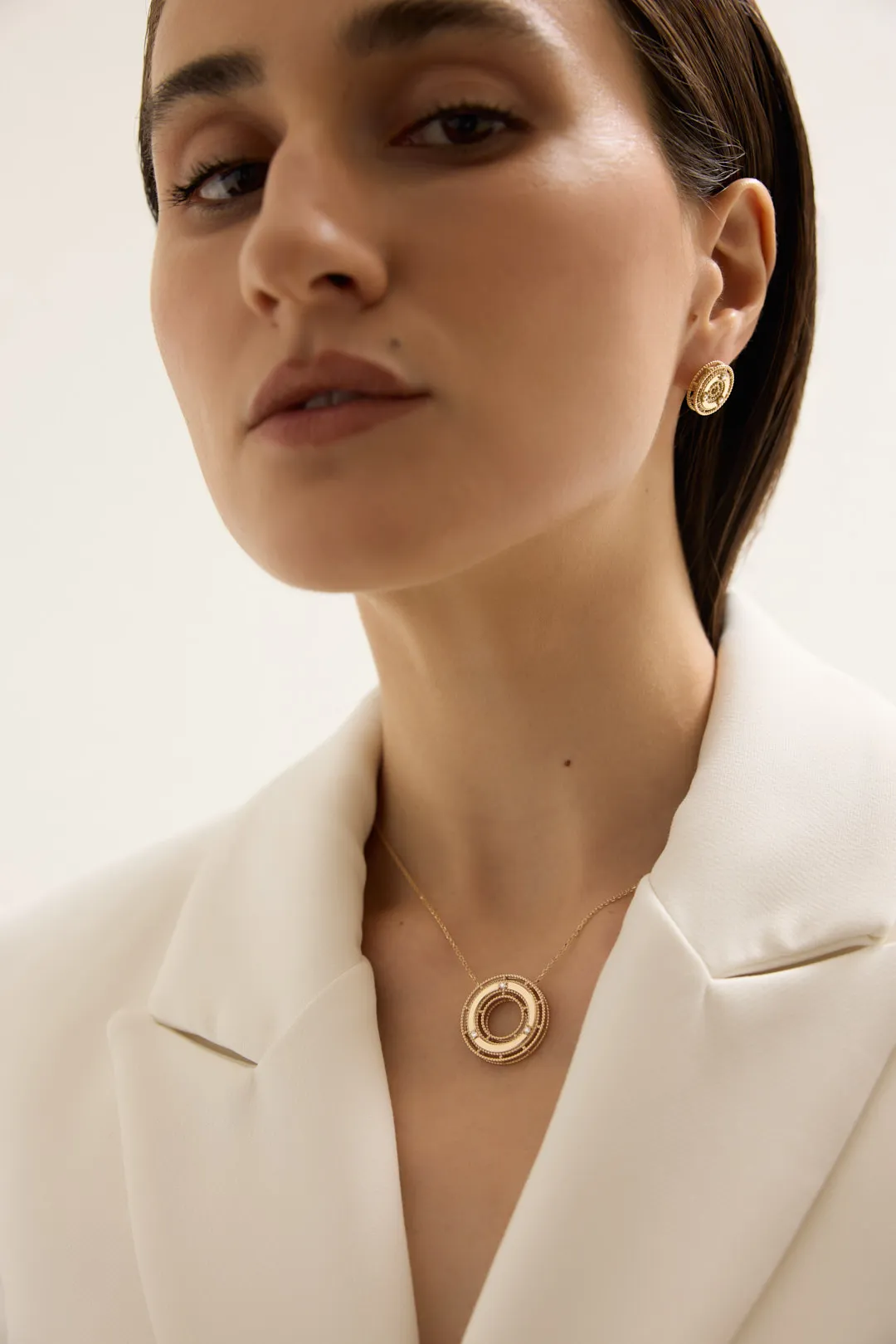 VELLUTO NECKLACE WITH 3 DIAMONDS 2